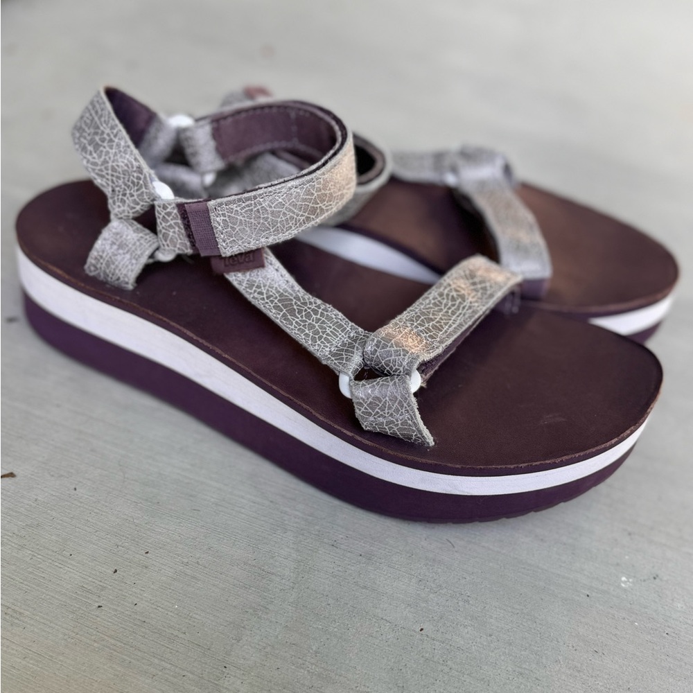 Teva Flatform Universal Leather Sandals Size 11